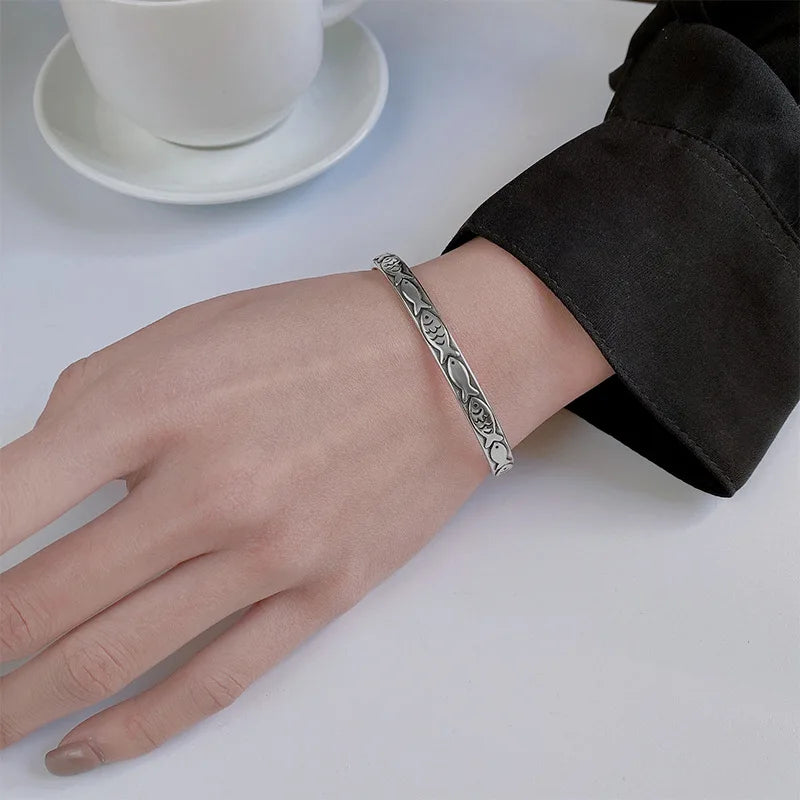 Neue Retro Weibliche Minderheit Design Geprägte Kleine Fisch Armreif 925 Sterling Silber Einfache Ins Persönlichkeit Tier Öffnung Armbänder