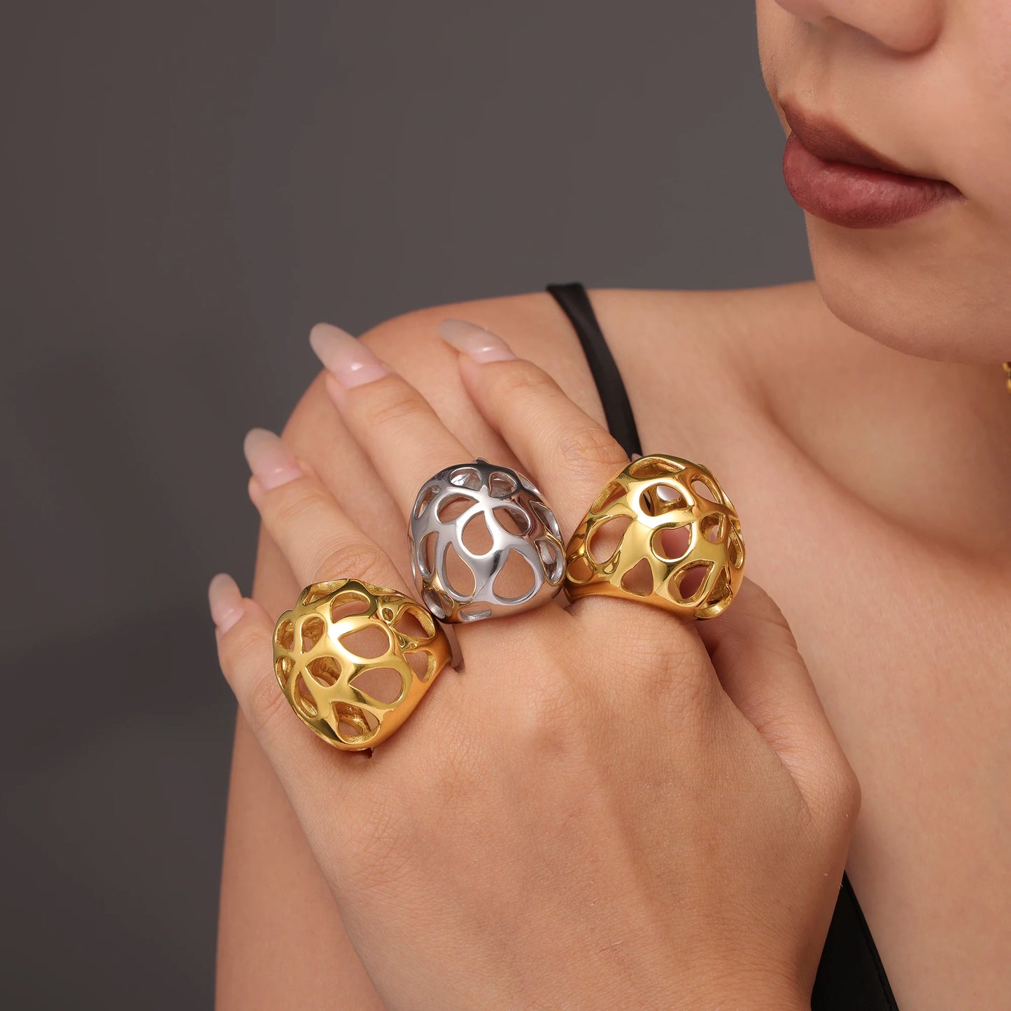 Einzigartiger ausgehöhlter Kugelring für Frauen, 18 Karat vergoldet, Übertreibung, Damen-Fingerringe aus Edelstahl, ästhetischer Damenschmuck