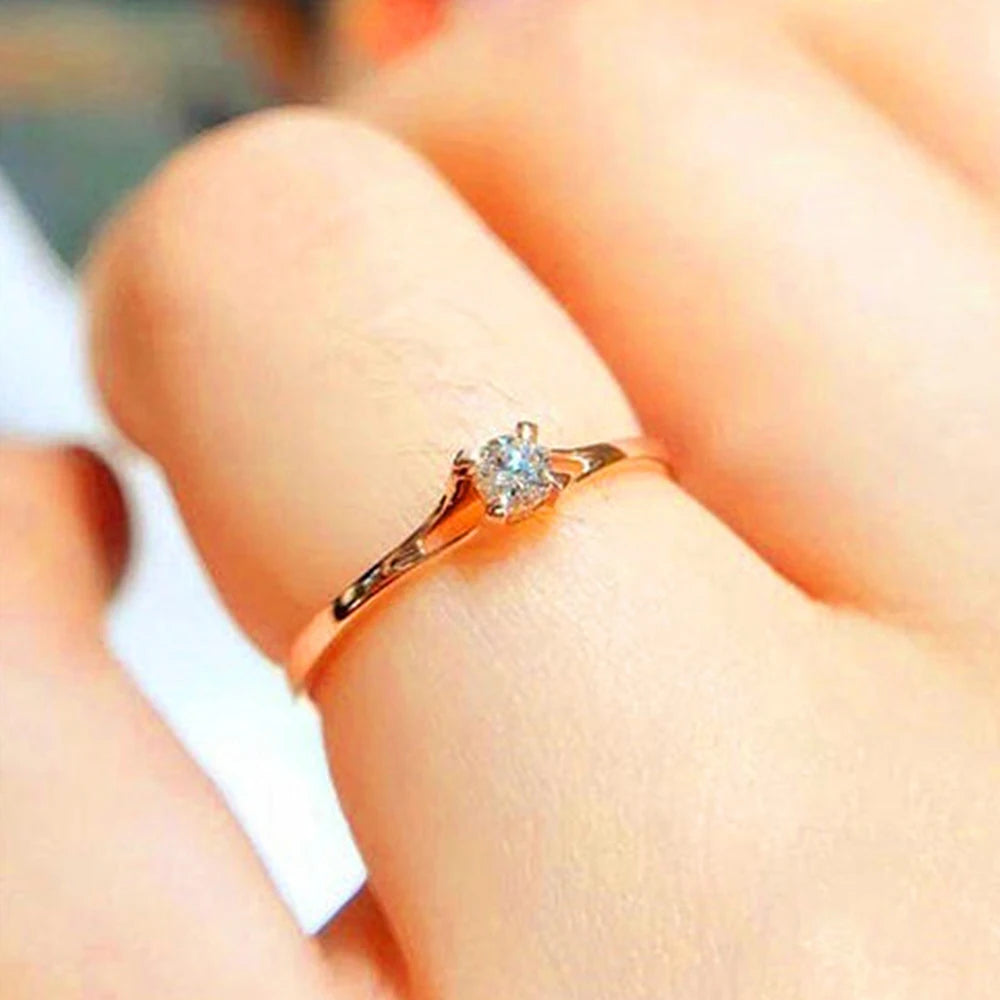 Huitan Minimalistische Damen-Eheringe mit 4 mm Zirkonia, schlicht, elegant, weibliches Finger-Zubehör, Verlobungsringe, Schmuck