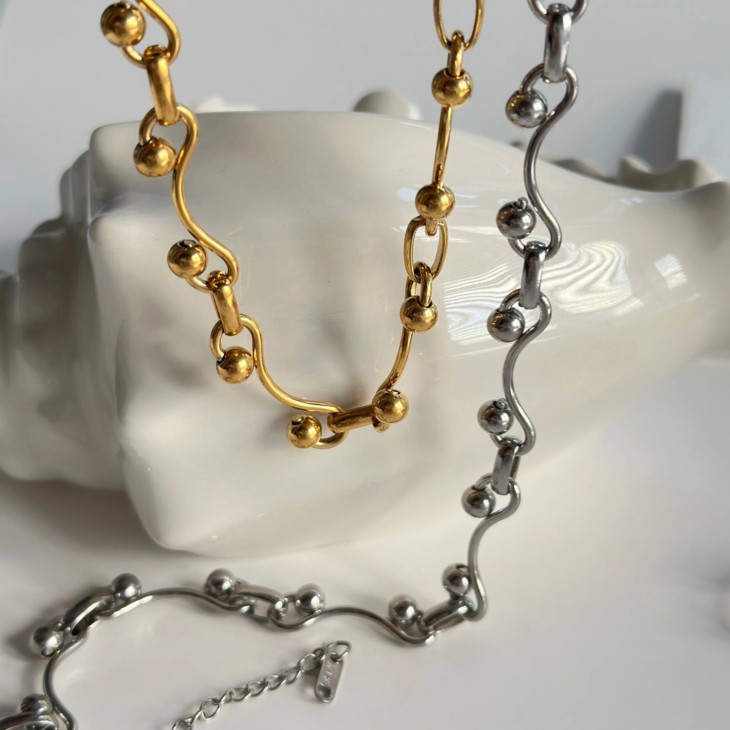 DASEIN Neue 18 Karat vergoldete Vintage-Punk-Kettenhalskette, anlaufgeschützter Edelstahl, zierlicher polierter Schmuck für Frauen