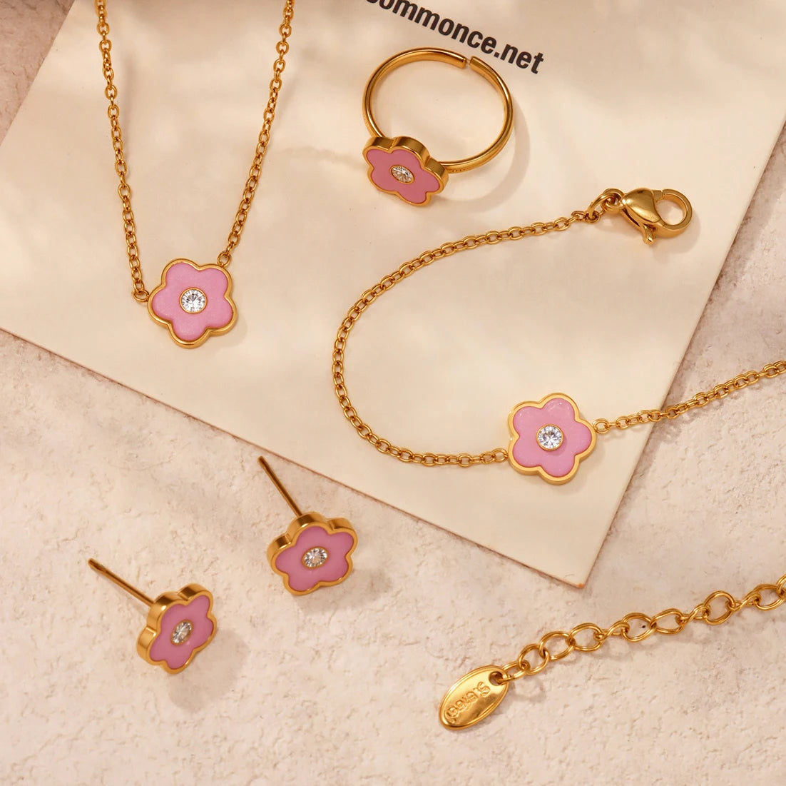 Kinderaccessoires Rosa Blume Zirkon Anhänger Gedrehte Kette Halskette Ohrringe Armband Ring Edelstahl Wasserdicht Geschenk