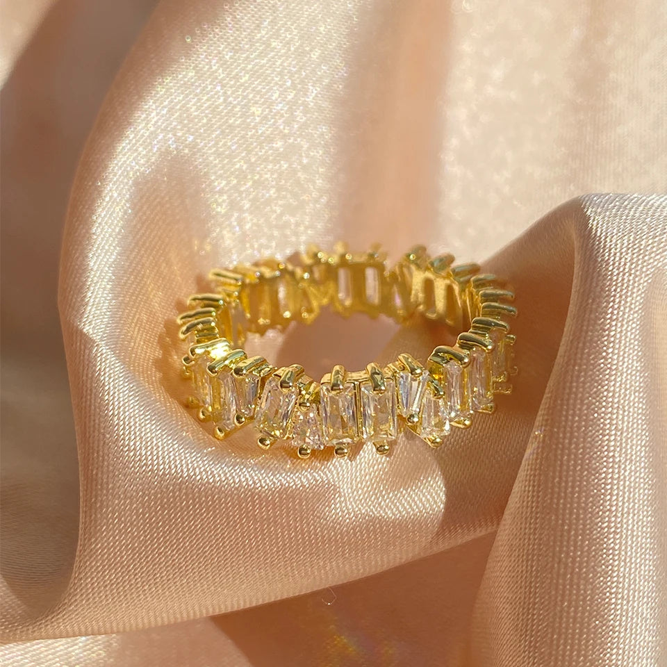 Klassische Baguette-Zirkonia-Verlobungsringe für Damen, luxuriöser, 18 Karat vergoldeter Hochzeitsschmuck