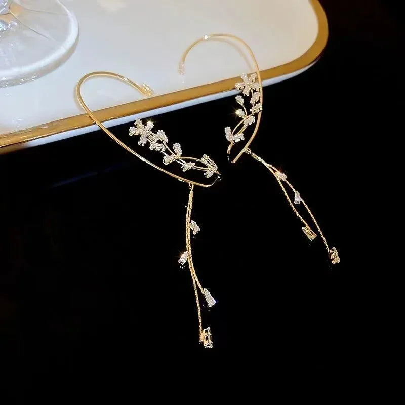 Glänzende Zirkon Schmetterling Ohr Manschette Gold Farbe Quaste Clip auf Ohrringe für Frauen Kupfer Ohrring Ohne Piercing Schmuck Ohr Schleife