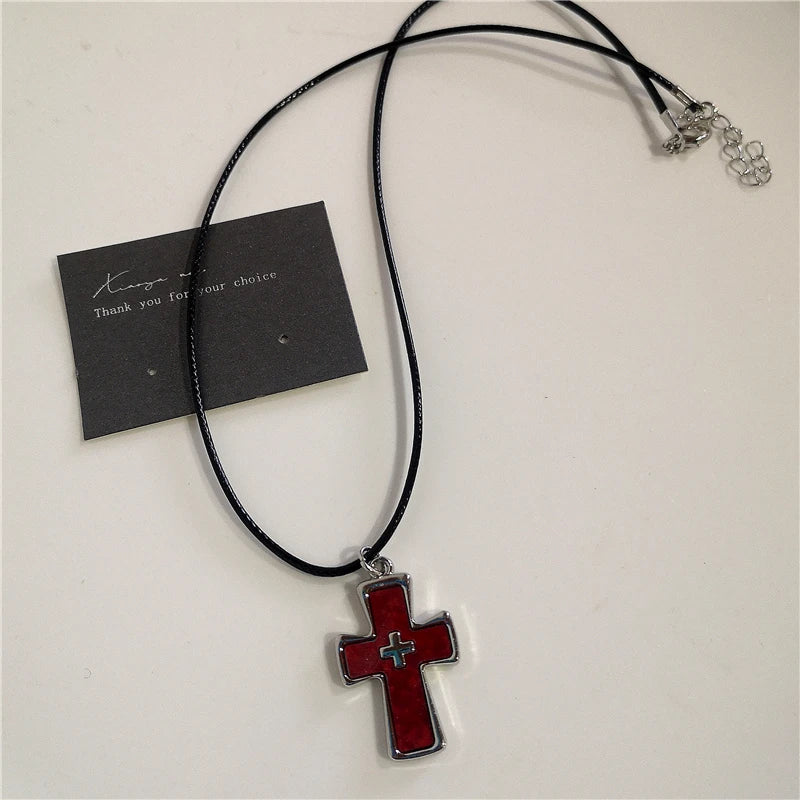 Gothic Rotes Herz Dornen Kreuz Ketten Halskette Für Frauen Männer Hip-Hop Persönlichkeit Trendy Charme Grunge Punk Schmuck Y2k zubehör