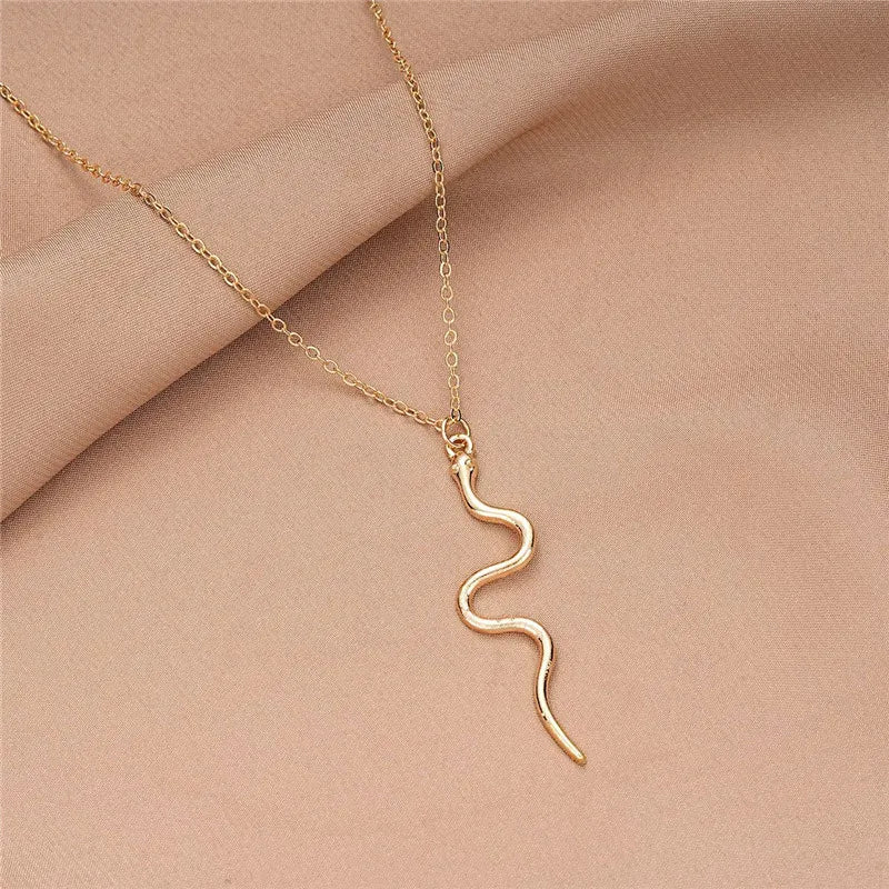 2024 neue Mode Punk Vintage Schlange Anhänger Halskette für Frauen Einfache Gold Farbe Ketten Charms Halsband Weiblichen schmuck Geschenk