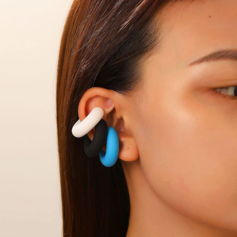 Mode 4 stücke C Förmigen Acryl Ohr Clip für Frauen Einfache Gold Silber Farbe Keine Durchbohrten Runde Ohrringe Punk Weiblichen schmuck
