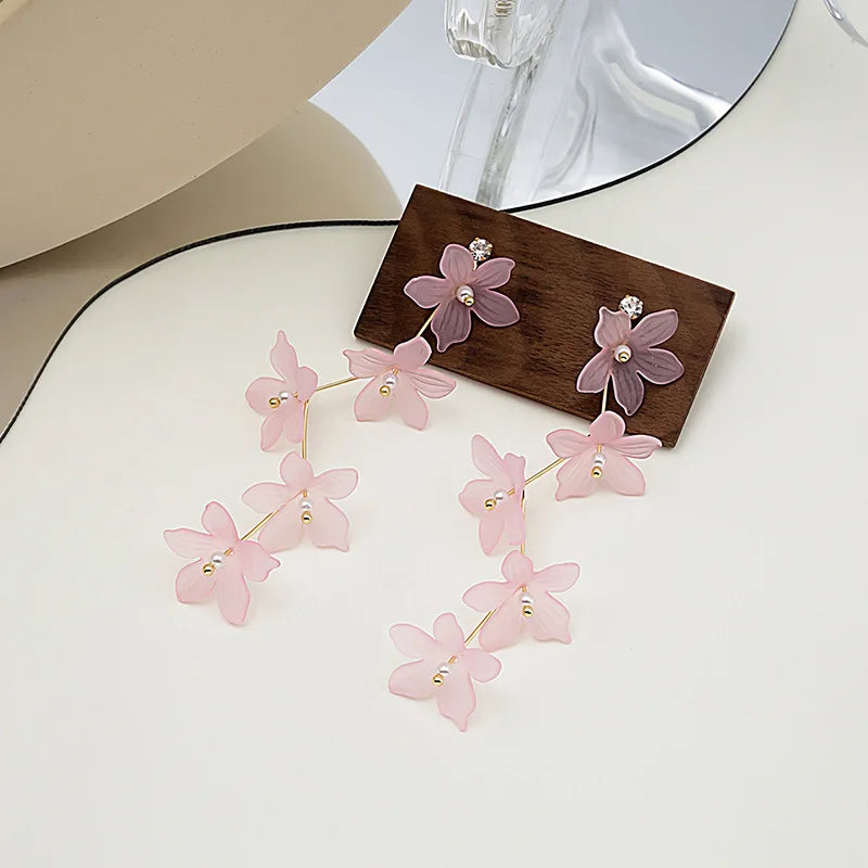 Nadel Soft Shell Weiße Blume Knospe Ohrringe Transparente Perle Blume Quaste Ohrringe Legierung Persönlichkeit Stil Sommer Mode