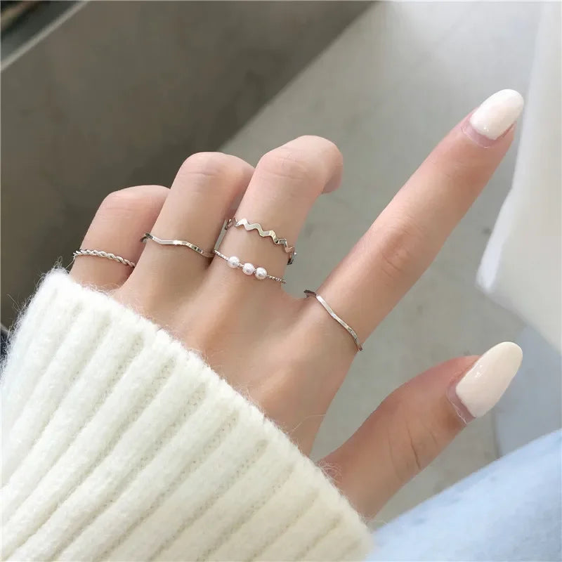 5 Teile/satz Mode Schmuck Ringe für Frauen Metall Hohl Runde Öffnung Finger Ring für Mädchen Dame Partei Schmuck Hochzeit Geschenke