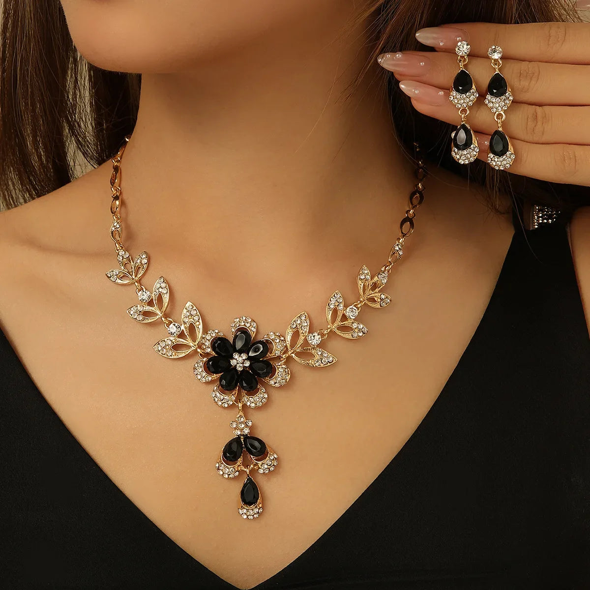 3-teiliges Modeschmuck-Set, luxuriöse Strass-Kristall-Blumen-Ohrringe, elegante Damen-Bankett-Hochzeitsaccessoires, Halsketten-Set