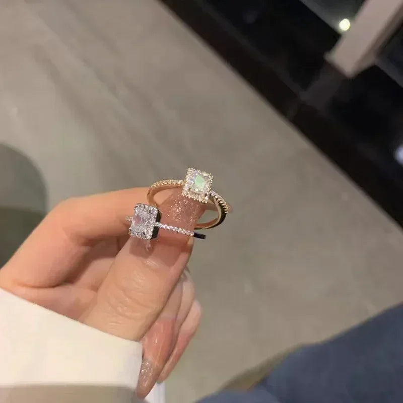 Luxuriöse klassische Moissanit-Hochzeits-Verlobungsringe für Frauen, quadratischer Glücksring, verstellbare goldfarbene Ringe, Charm-Schmuck