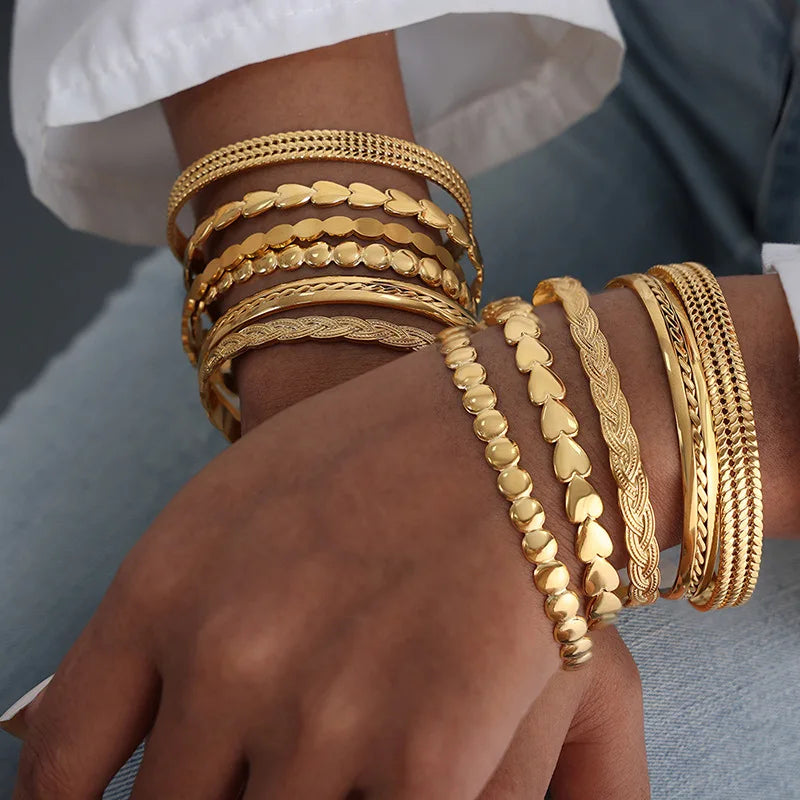 CARLIDANA Minimalistisches, trendiges Herren-Twist-Kettenarmband mit dicken Gliedern, 18 Karat vergoldeter Edelstahl, klobiges Seil-Kettenarmband für Damen