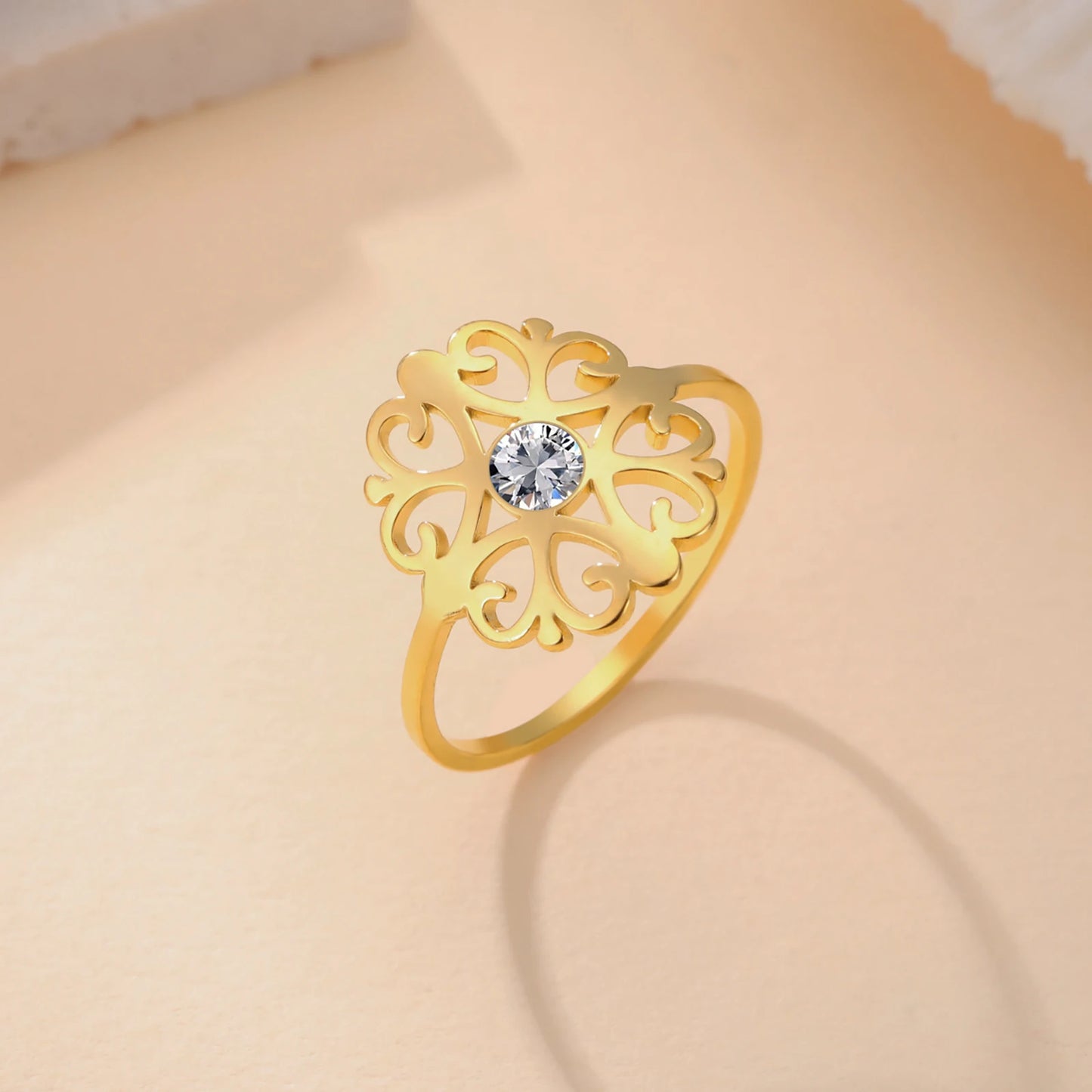 Skyrim Edelstahl-Blumenring mit klarem Zirkon, Damenringe, Ehering, böhmischer Schmuck, Jahrestagsgeschenk, Großhandel