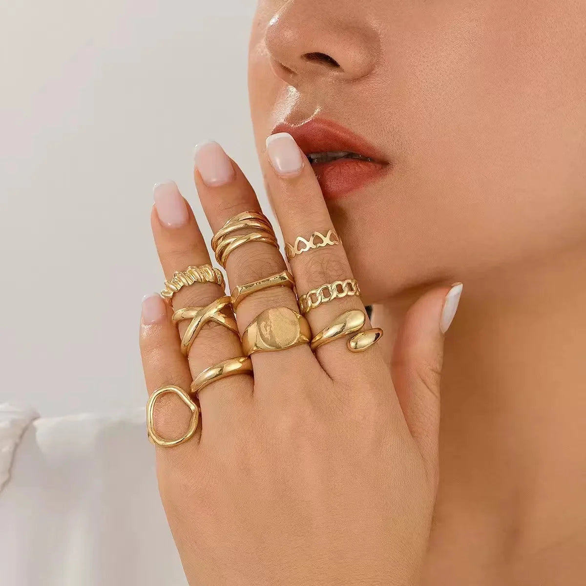 30er-teilige klassische und elegante stapelbare Damenringe, modisch und exquisit, mit Wasserdiamanten und Gold, sind jeden Tag