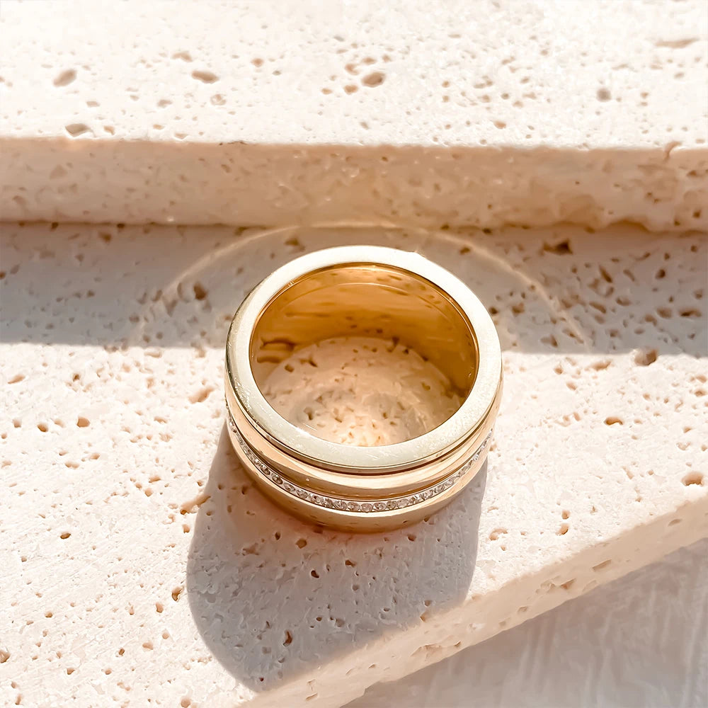eManco Wide Face Intarsien Strass vergoldet Ring Metallic Paar Edelstahl Schmuck Ringe Fabrik Direkt Großhandelspreis