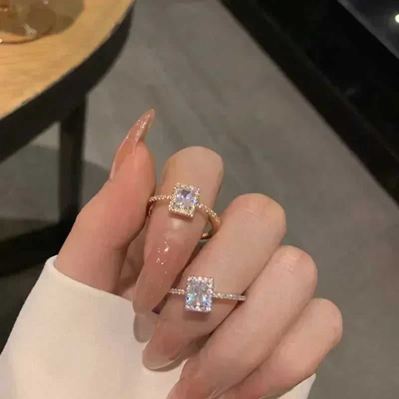 Luxuriöse klassische Moissanit-Hochzeits-Verlobungsringe für Frauen, quadratischer Glücksring, verstellbare goldfarbene Ringe, Charm-Schmuck