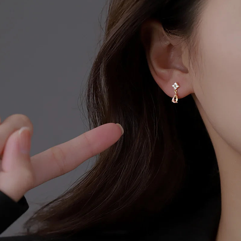 Koreanische Nette Ohr Piercing Wasser Tropfen Ohrringe für Frauen Kristall Kurze Quaste Hypoallergen Weibliche Ohrringe Partei Schmuck Brincos