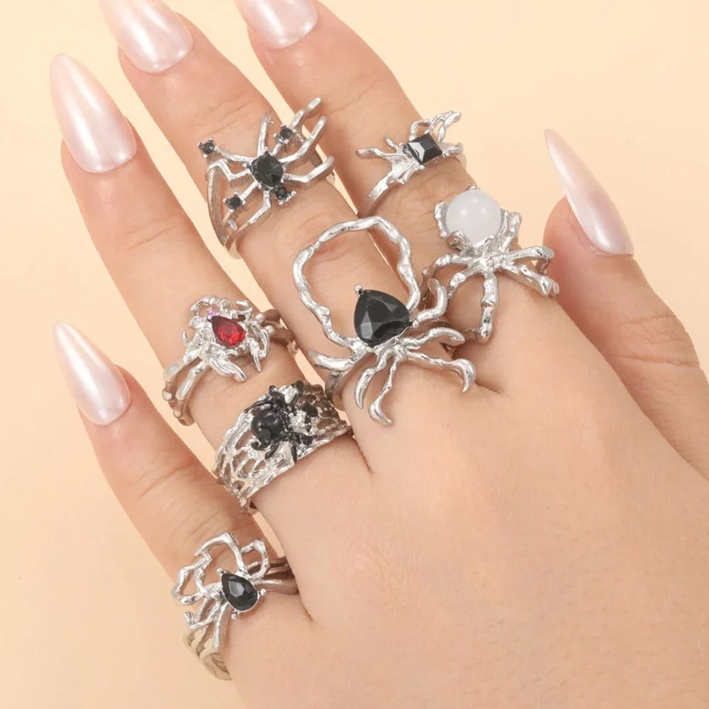 LATS 8 Stück unregelmäßige rote Kristallherz ästhetische Ringe für Frauen Y2K Gothic Schmetterling Spinnenring kreative Schmuckzubehör