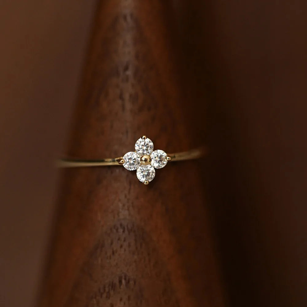 Ring aus 925er-Sterlingsilber, 18 Karat Gold, eingelegter Zirkonia-Blumenring für Damen, exquisite süße Hochzeit, Party, Schmuckzubehör