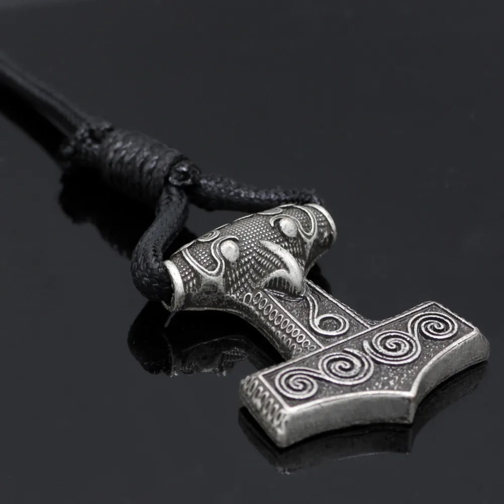 Leder verstellbar Wikinger Odin Rabe Thors Mjolnir Hammer Wikinger Amulett Hammer skandinavisches nordisches Armband für Herrenschmuck