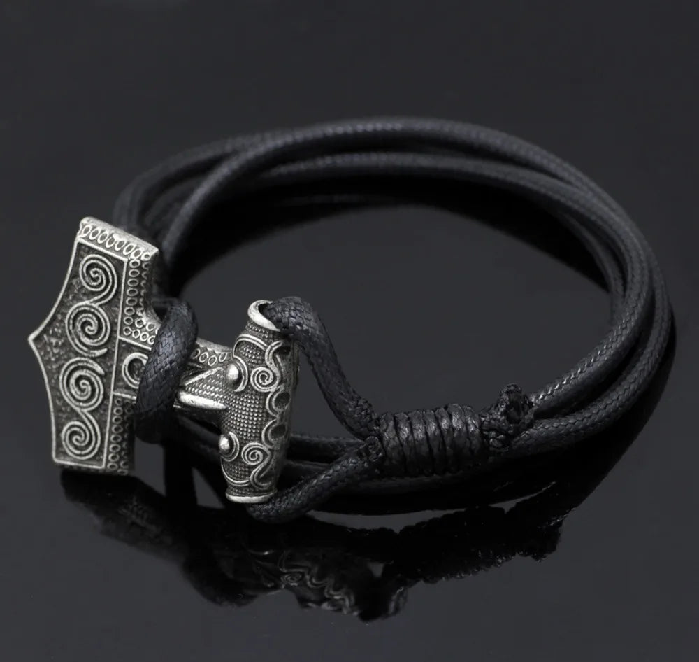 Leder verstellbar Wikinger Odin Rabe Thors Mjolnir Hammer Wikinger Amulett Hammer skandinavisches nordisches Armband für Herrenschmuck