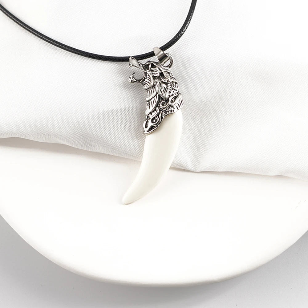 Punk Mode Tapfere Männer Wolf Gog Zähne Spike Anhänger Halskette Frauen Männer Glück Schmuck Klassische Fang Zahn Amulett Anhänger Halskette