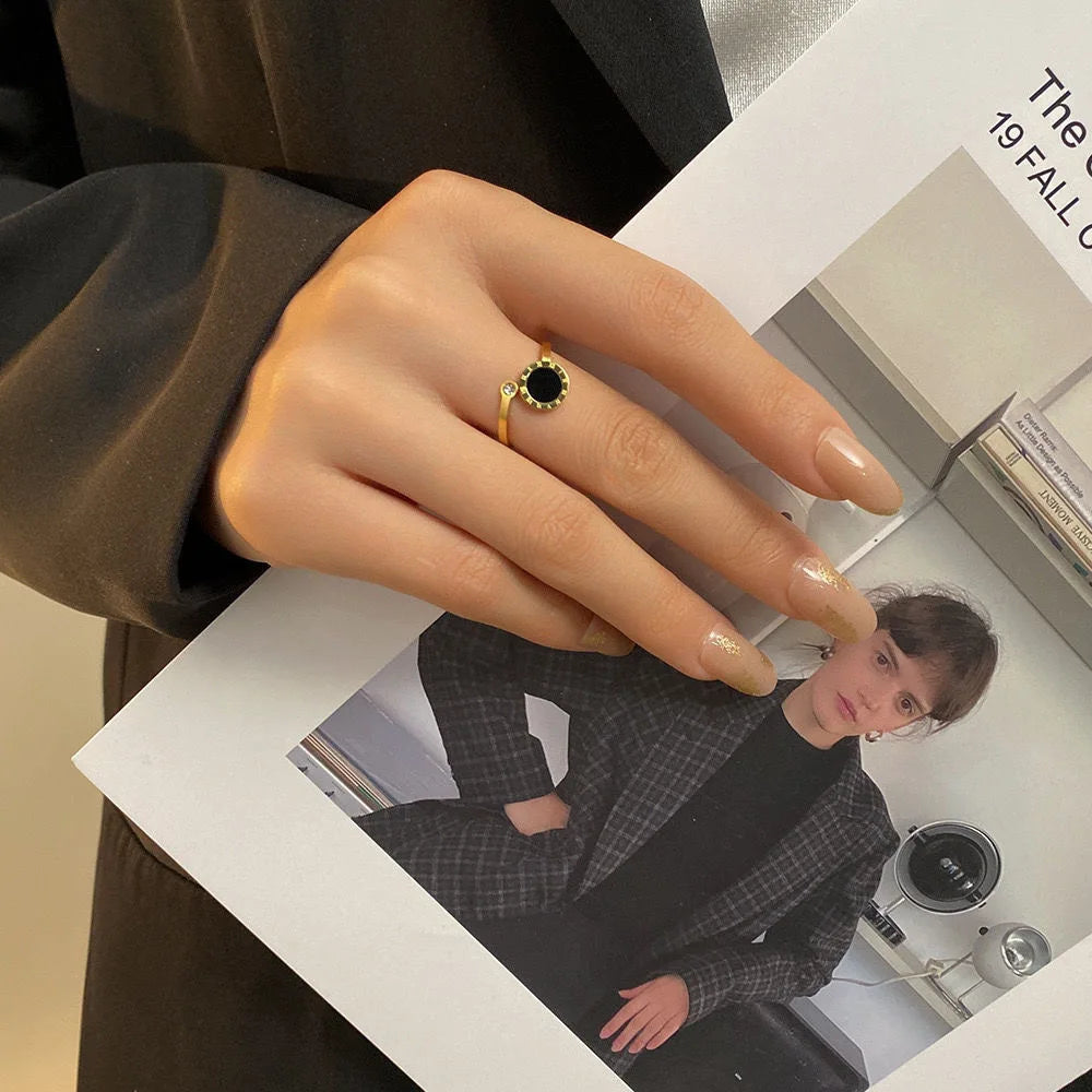 Vintage römische Ziffer Zirkon Schwanz Ring schwarz Muschel Edelstahl klassisches Design Ringe ästhetisch verstellbar Ring Schmuck Geschenk