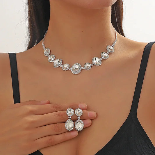 Neues funkelndes Volldiamant-Kristall-Ohrring-Halsketten-Set für Braut und Hochzeit, einfaches, vielseitiges Schmuckzubehör-Paar