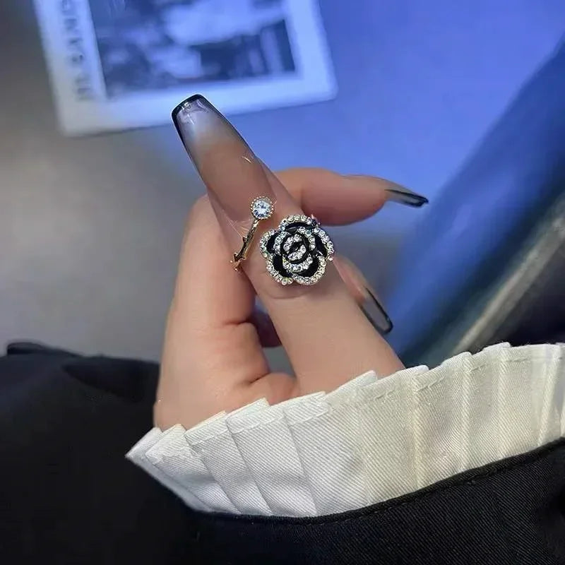 Mode Schwarz Rose Geformt Metall Verstellbare Öffnung Ringe für Frau Mädchen Luxus Zirkon Zeigefinger Ringe Schmuck Party