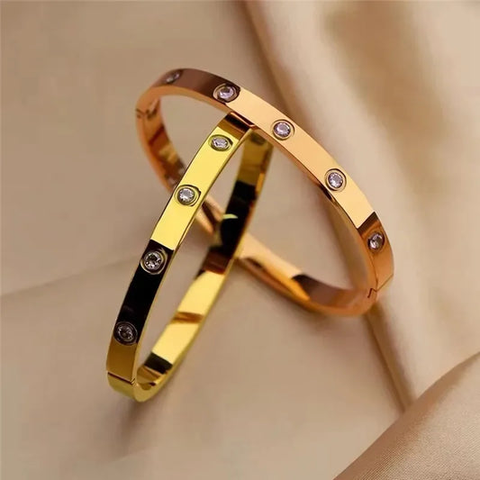 Neue Design Gold Farbe Zirkon und Kreuz Mutter Nagel Armband & Armreif für Frau Edelstahl Schraube Marke Schmuck Dropshipping