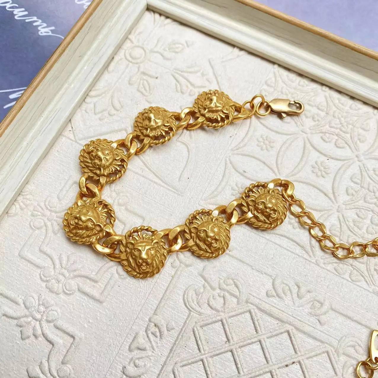 Mittelalter liche Vintage westliche antike Retro schwere Arbeiten Löwenkopf Ohr stecker Armband Halskette galvani siert mit echten Gold Juwel Set