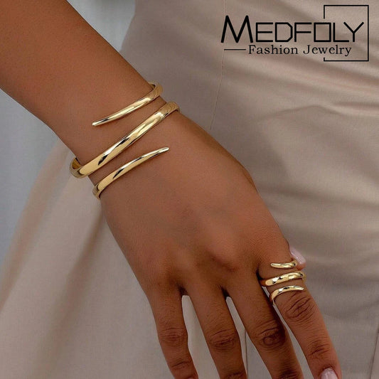 MEDFOLY vergoldetes Manschettenarmreif-Set für Frauen, exquisite polierte Linien, hohle Wassertropfen, Armbänder, Set, Schmuck, Geschenke