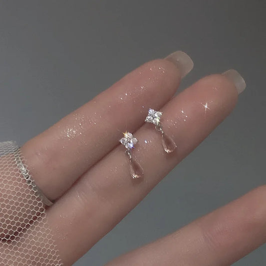 Koreanische Nette Ohr Piercing Wasser Tropfen Ohrringe für Frauen Kristall Kurze Quaste Hypoallergen Weibliche Ohrringe Partei Schmuck Brincos
