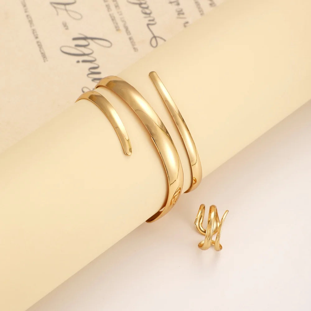 MEDFOLY vergoldetes Manschettenarmreif-Set für Frauen, exquisite polierte Linien, hohle Wassertropfen, Armbänder, Set, Schmuck, Geschenke