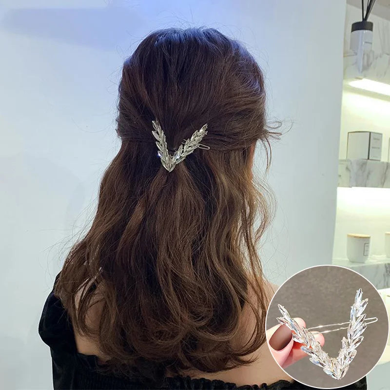 Luxus Glänzende Kristall Haar Clip Für Frauen Koreanische V Form Schnalle Haarnadeln Mädchen Haar Zubehör Headwear Mode Ornamente Geschenk