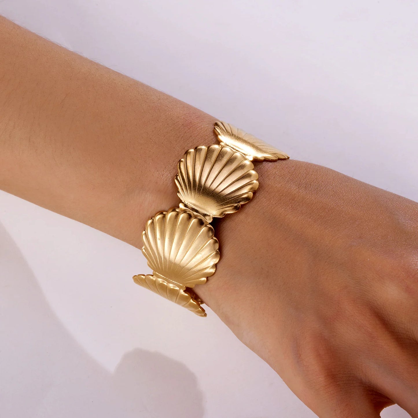 Vintage Übertrieben Breite Manschette Armreif für Frauen Gold Farbe Shell Seestern Blume Edelstahl Armband Strand Party Schmuck