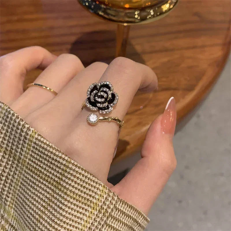 Mode Schwarz Rose Geformt Metall Verstellbare Öffnung Ringe für Frau Mädchen Luxus Zirkon Zeigefinger Ringe Schmuck Party