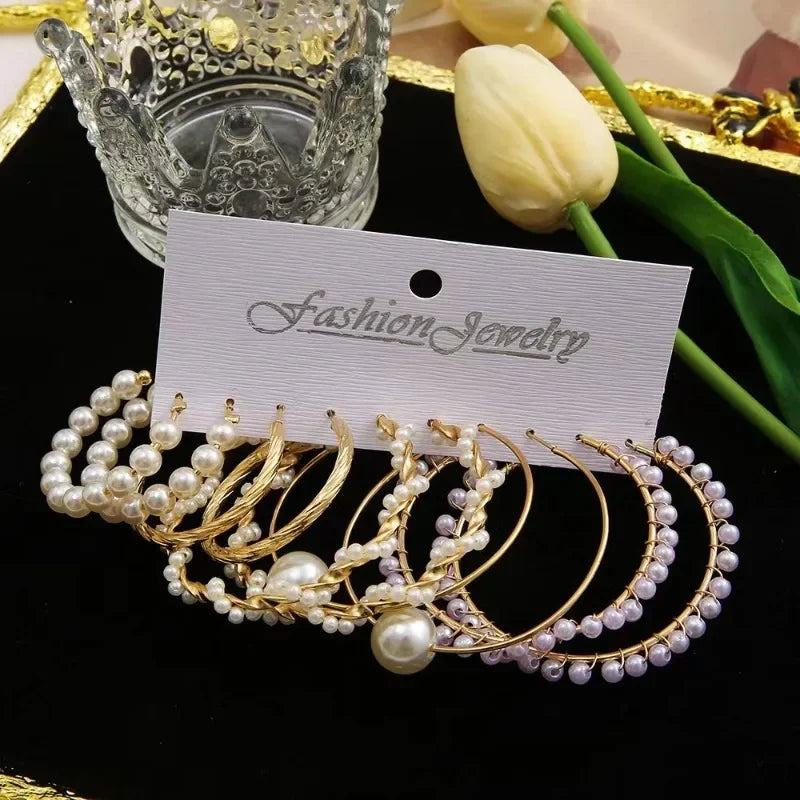 Modisches Set mit runden Ohrringen für Damen, Schmuckgeschenk aus K-Gold mit Imitationsperle