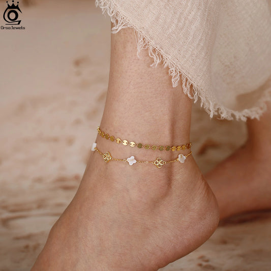 ORSA JEWELS Fußkettchen aus 925er-Sterlingsilber mit weißer Muschel, vierblättriges Kleeblatt-Design, Naturstil, Glückssymbol, Sommer-Accessoire, Geschenk GMA03