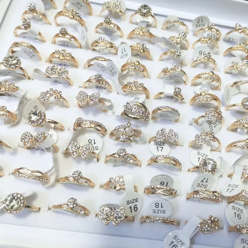 10 Stück Ringe Bulk Fashion Sparkling Rhinestone Crystal Ringe für Frauen Mix Style vergoldet Hochzeit Verlobungsschmuck