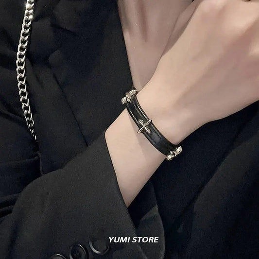 Neue Vintage Kreuz Armband Für Frauen Mode Punk PU Leder Einstellbare Armband Hot Girl Kpop Schmuck Coole Y2K Zubehör