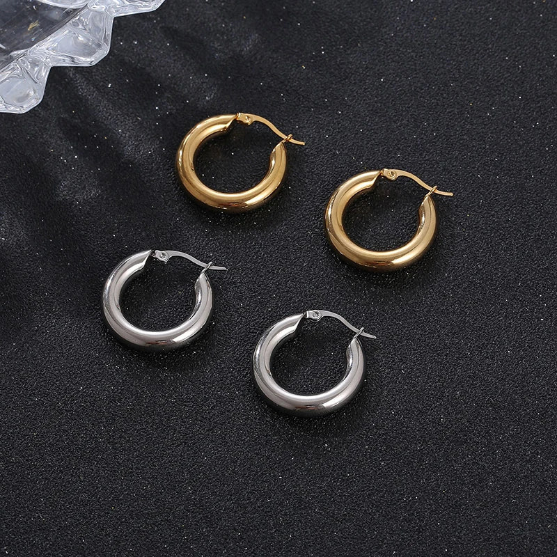 Klassische Mode Glatte Runde Creolen Für Frauen Edelstahl 5mm Dicke Ohr Schnalle Huggie Ohrringe Kreis Vintage-Schmuck
