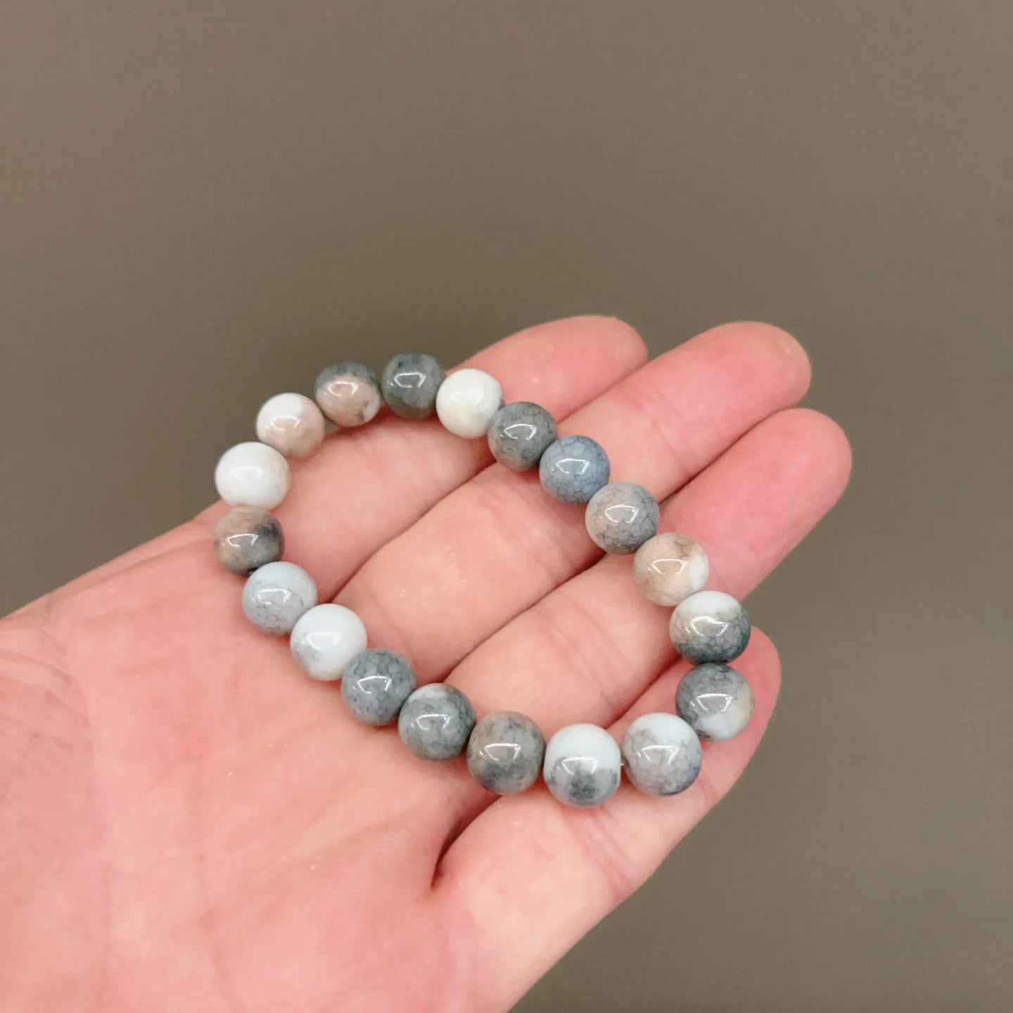 Natürliches rosa/buntes Kristall-/Porzellan-Armband mit Eis-Rissmuster und gemusterten Perlen, einzelner Kreis, glücklicher Heilstein, Schmuck, Geschenk