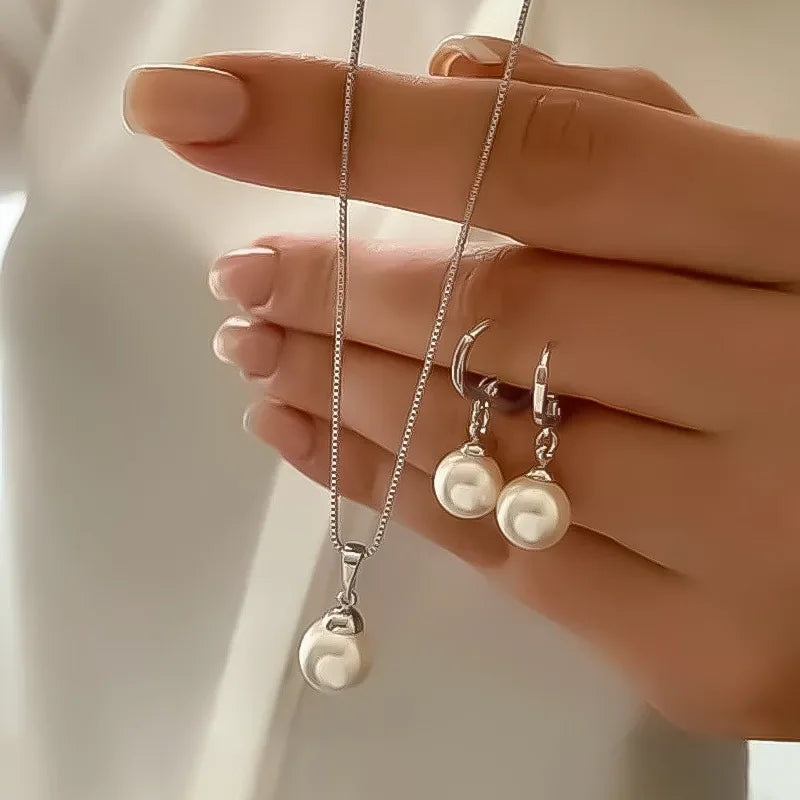 Neue Einfache Runde Perle Linie Imitation Perle Ringe Ohrringe Anhänger Halskette Vier-Stück Sets für Frauen Trend Jewerly Set Paty geschenk