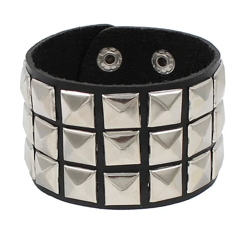 Punk-Lederarmband für 90er-Jahre-Männer und Frauen, Nieten-Manschettenarmband, verstellbares schwarzes Lederarmband, Metallbesatz, Schmuck, Geschenk