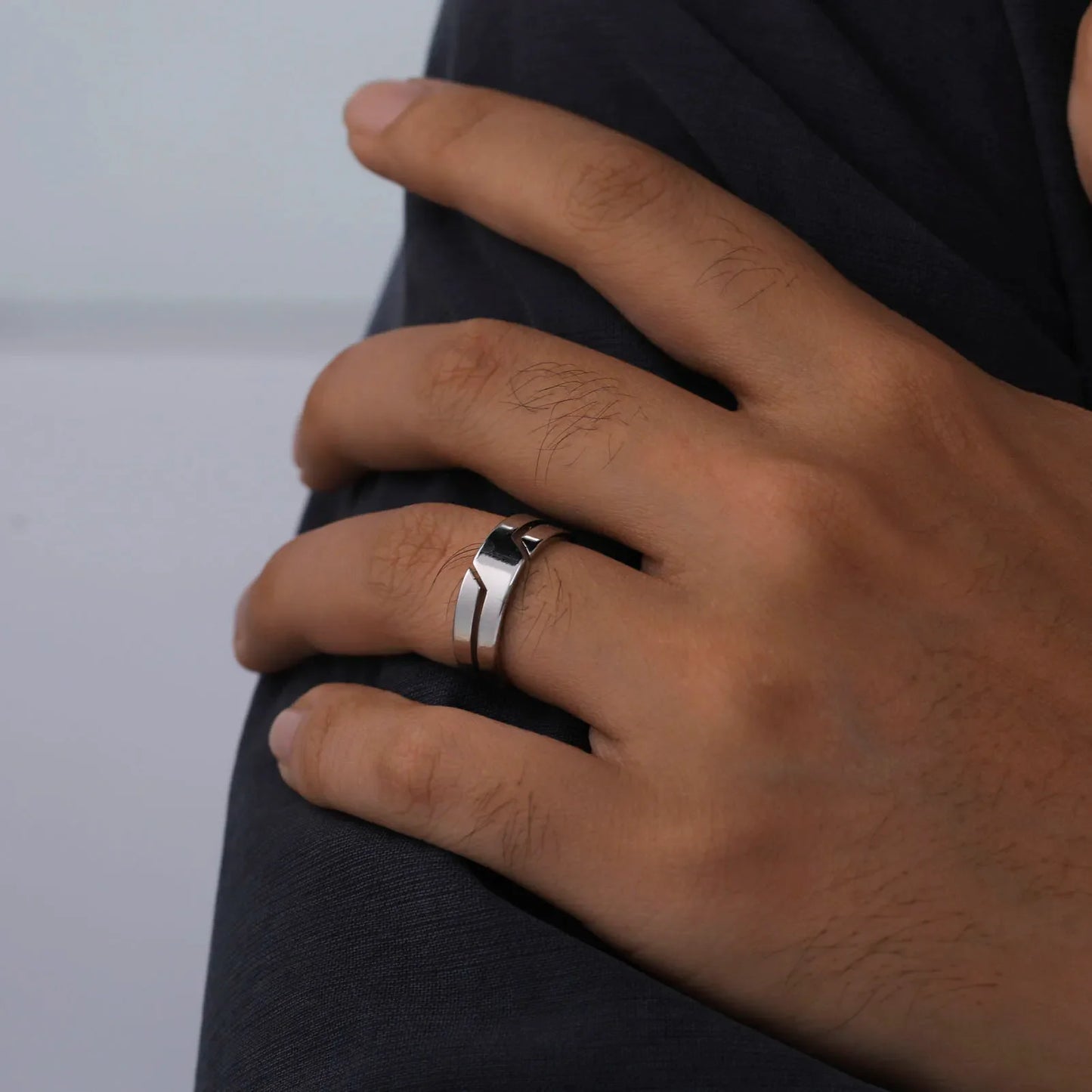Skyrim Minimalistischer Ring für Männer und Frauen, Edelstahl-Fingerringe, modischer Paarschmuck, Ehering, Geschenk im Großhandel
