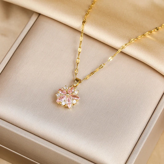 Neue Nette Romantische Rosa Sakura Anhänger Edelstahl Halsketten Für Frauen Koreanische Mode Weibliche Sexy Schlüsselbein Kette Schmuck Geschenk