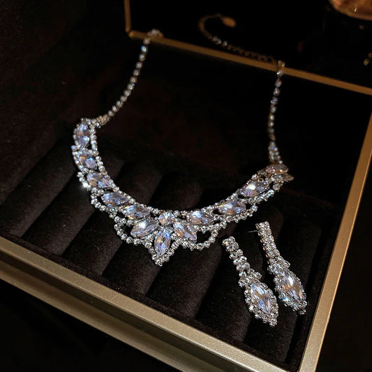 Wassertropfen U-förmige Halskette Tropfenohrringe Zweiteiliges Set Mode Halsketten Eingelegte Strass Schmucksets Hochzeitsgeschenk