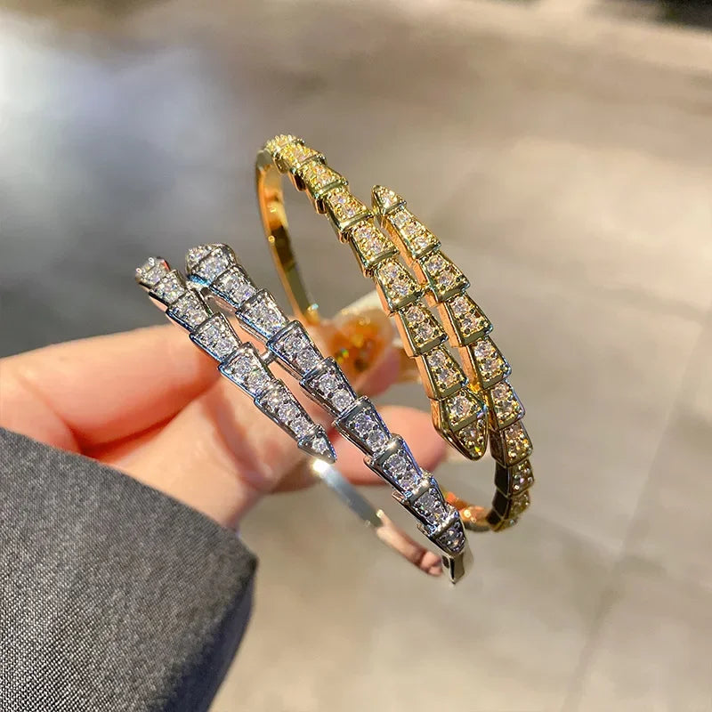 Premium-Halbschlange-Außenhandelswaren 2024, neuer grenzüberschreitender Bestseller, verkupfertes True Gold, T-Methode, Zirkonia-Damenarmband