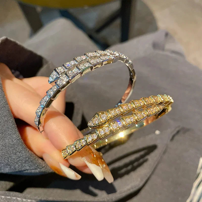 Premium-Halbschlange-Außenhandelswaren 2024, neuer grenzüberschreitender Bestseller, verkupfertes True Gold, T-Methode, Zirkonia-Damenarmband