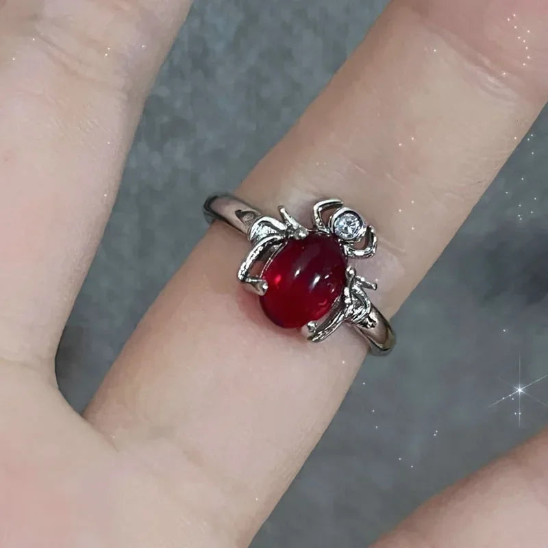 Verstellbarer Öffnungsring für Frauen, unregelmäßiger roter Kristallglas-Herz, ästhetische Ringe, Gothic-Tier-Spinnenring, kreativer Schmuck